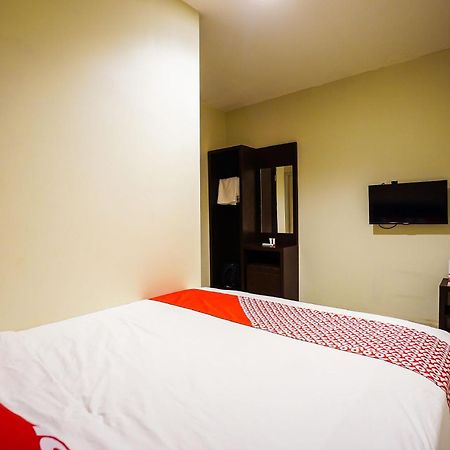 Hotel O Makassar Near Gereja Advent Tikala Baru Formerly Rid'S Hotel Manado Eksteriør billede