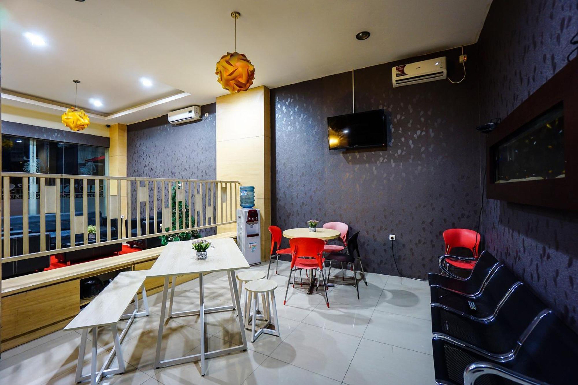 Hotel O Makassar Near Gereja Advent Tikala Baru Formerly Rid'S Hotel Manado Eksteriør billede